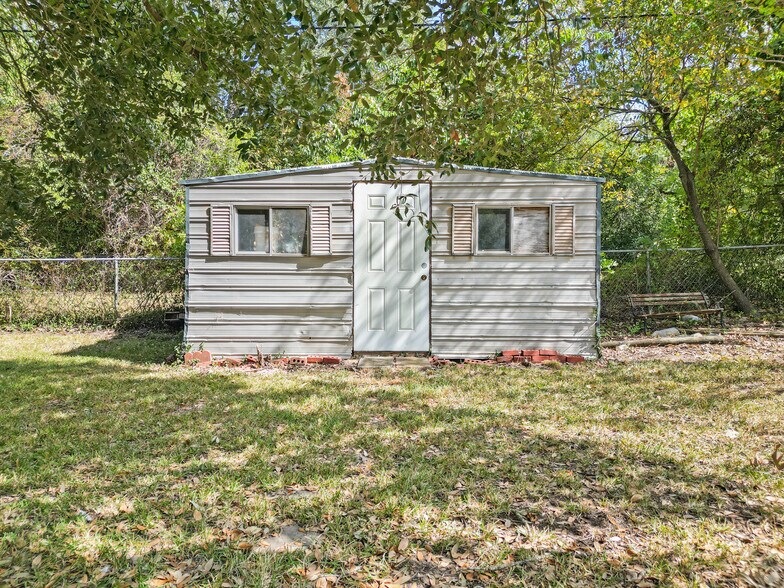More Photos Of 120 State Highway 75 N, Huntsville Specialty For Sale