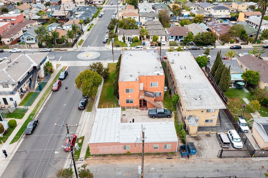 More Photos Of 1152 W 88th St, Los Angeles Apartments For Sale
