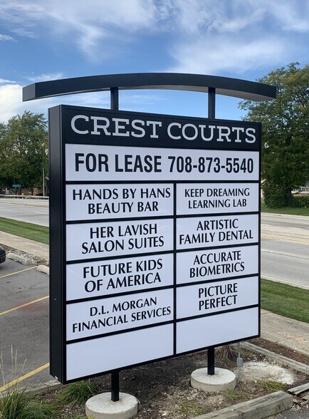 More Photos Of 17500-17516 S Carriageway Dr, Hazel Crest Office For Sale