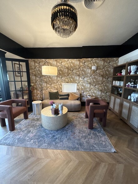 More Photos Of 100 W Main St, Boise Office Residential For Lease