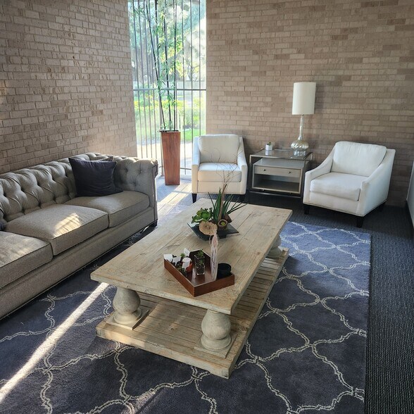 More Photos Of 8020 Westglen Dr, Houston Office For Lease