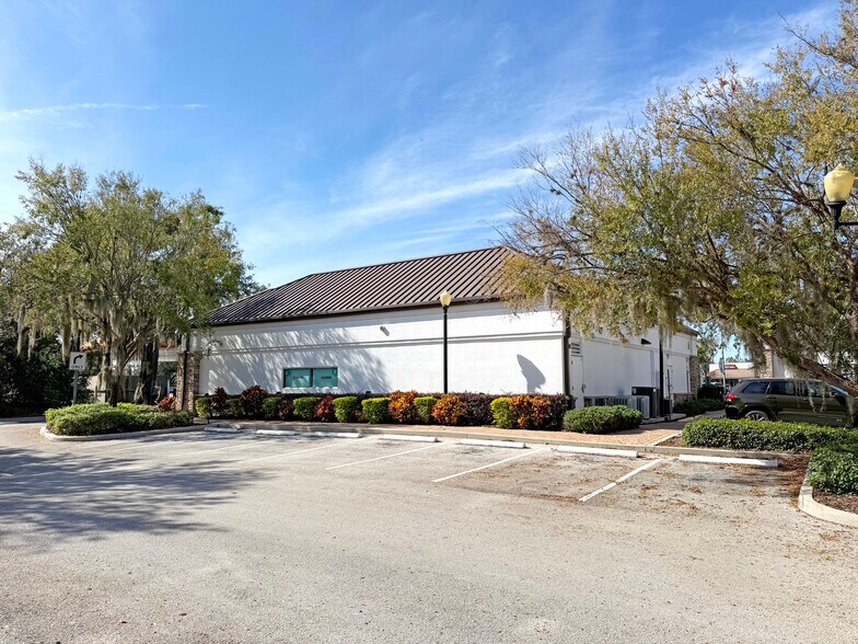 More Photos Of 450 S Orlando Ave, Maitland Bank For Lease