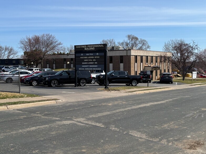 More Photos Of 1250 N Frontage Rd, Hastings Office For Lease