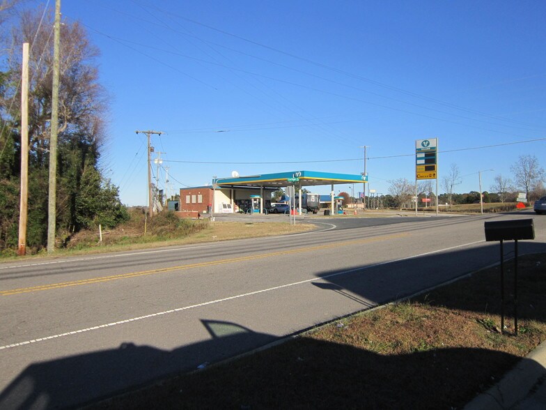 More Photos Of 2301 Lackey St, Lumberton Convenience Store For Sale