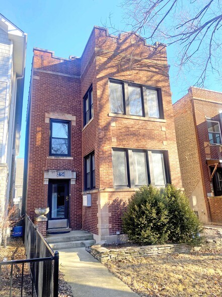 More Photos Of 2754 W Giddings St, Chicago Apartments For Sale