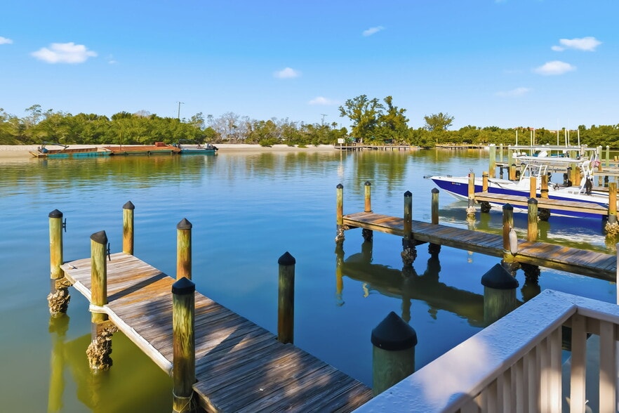 More Photos Of 9022 Midnight Pass Rd, Sarasota Apartments For Sale