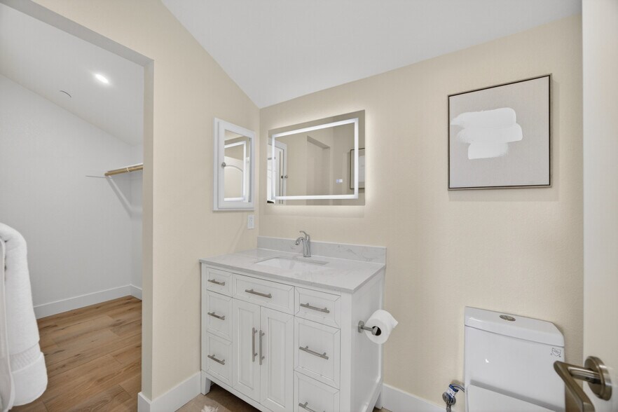 More Photos Of 25265 Carlsbad Ave, Davis Apartments For Sale