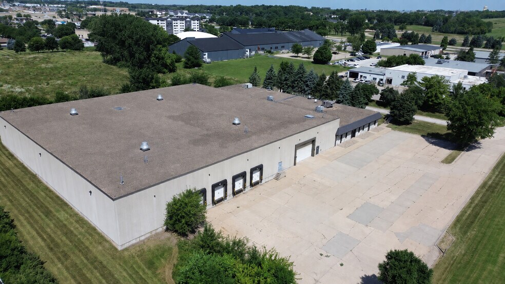 More Photos Of 2134 NW 108th St, Clive Warehouse For Lease