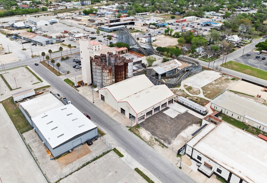 More Photos Of 1127 Bowie St, Seguin Industrial For Lease