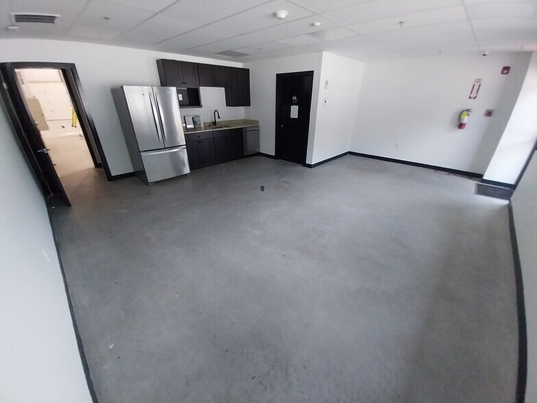 More Photos Of 49 Canterbury St, Worcester Manufacturing For Lease