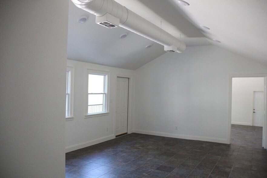 More Photos Of 1604 Nueces St, Austin Office Residential For Lease