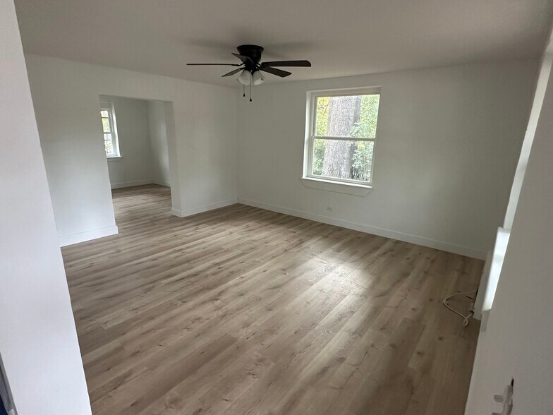More Photos Of 1026 Greenslake Rd, East Ridge Apartments For Sale