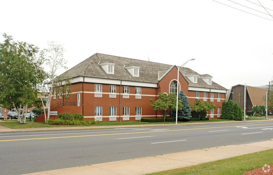 Primary Photo Of 10 N Main St, Bristol Medical For Lease