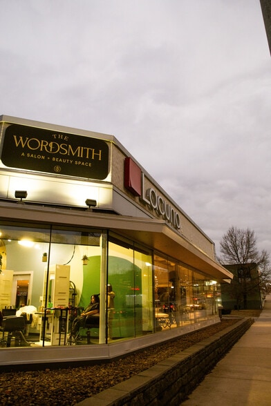 More Photos Of 620 N College Ave, Fayetteville Office For Sale