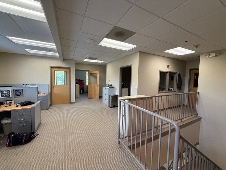 More Photos Of 6 Resnik Rd, Plymouth Office For Lease