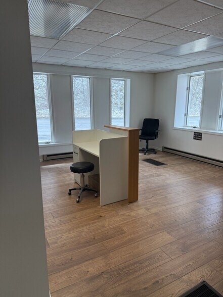 More Photos Of 900 US Highway 221 Bus, West Jefferson Office Residential For Lease