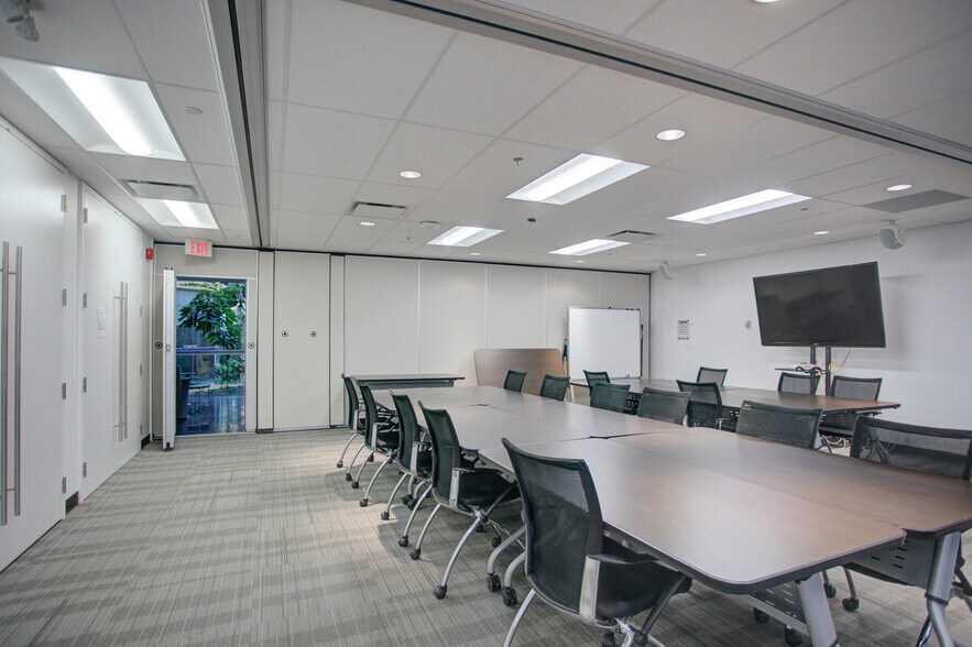 More Photos Of 200 Rivercrest Dr SE, Calgary Medical For Lease