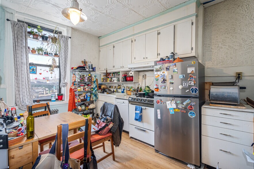 More Photos Of 656 Henry St, Brooklyn Apartments For Sale