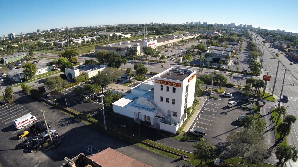 More Photos Of 2701 W Okeechobee Blvd, West Palm Beach Office For Sale