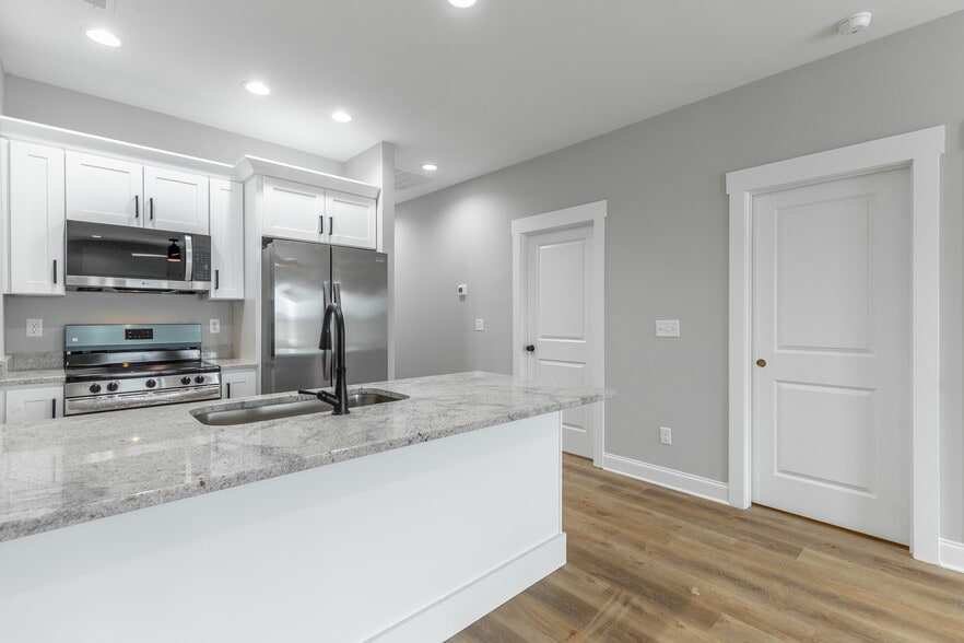More Photos Of 916 Airport Rd, Chattanooga Multifamily For Sale