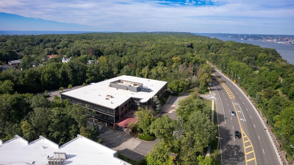 More Photos Of 1000 Sylvan Ave, Englewood Cliffs Office For Sale