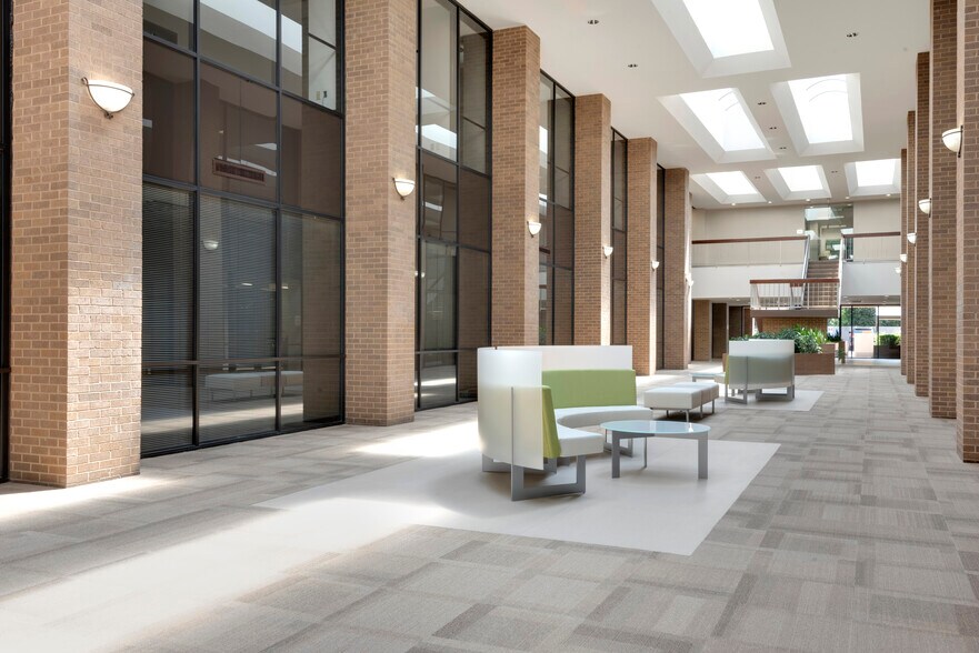 More Photos Of 5440 Harvest Hill Rd, Dallas Office For Lease