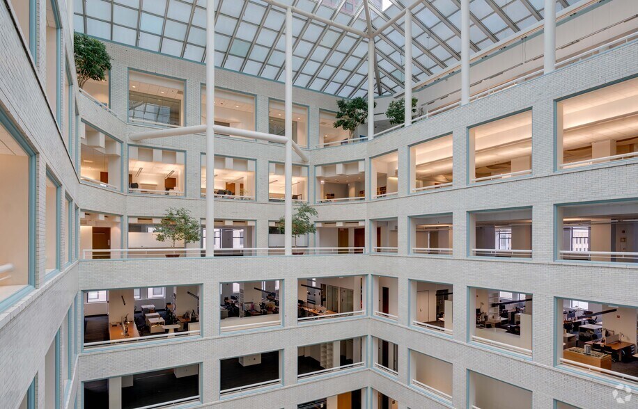 More Photos Of 224 S Michigan Ave, Chicago Office For Lease
