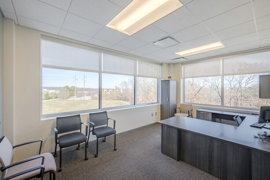 More Photos Of 1 Coastway Blvd, Warwick Office For Lease