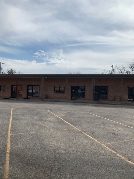 More Photos Of 248-270 S Leggett Dr, Abilene Office For Lease
