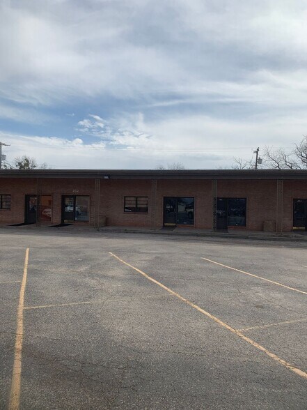 More Photos Of 270 S Leggett Dr, Abilene Office For Sale