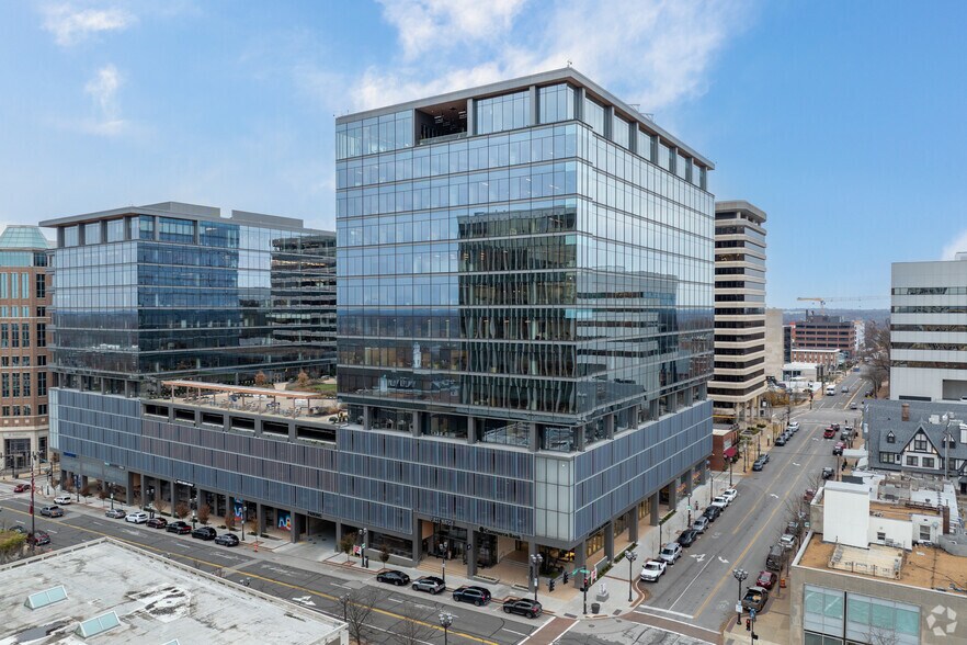 Primary Photo Of 8001 Forsyth Blvd, Saint Louis Office For Lease