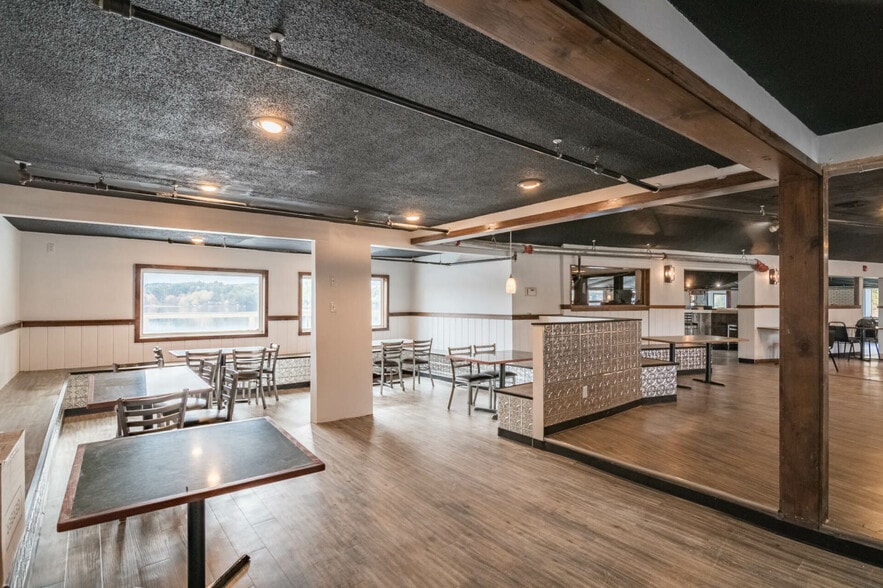 More Photos Of 141 Congamond Rd, Southwick Restaurant For Lease