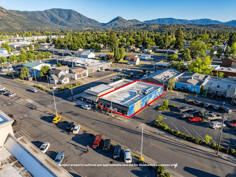 Primary Photo Of 239 SE G St, Grants Pass General Retail For Sale