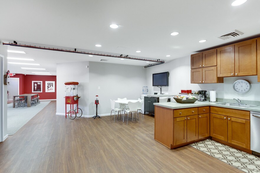 More Photos Of 1020 Princess St, Alexandria Loft Creative Space For Sale