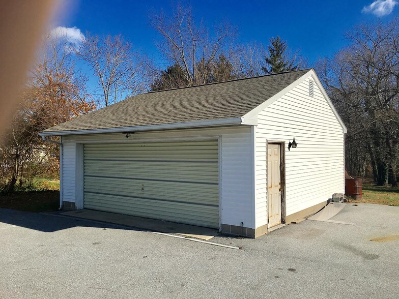 More Photos Of 1931 S Dupont Hwy, Dover Office Residential For Lease