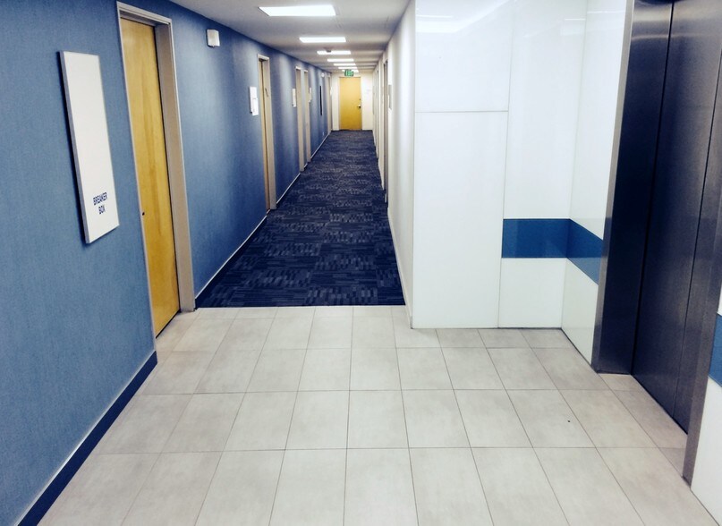 More Photos Of 16542 Ventura Blvd, Encino Unknown For Lease