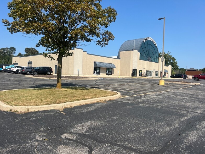 More Photos Of 620 Elizabeth Ct, Brookfield Freestanding For Sale