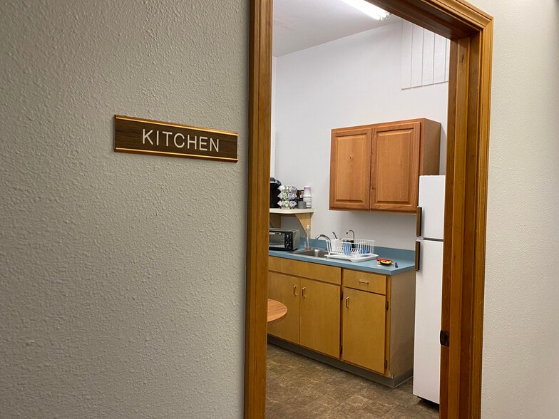 More Photos Of 312 E 3rd St, The Dalles Office For Lease