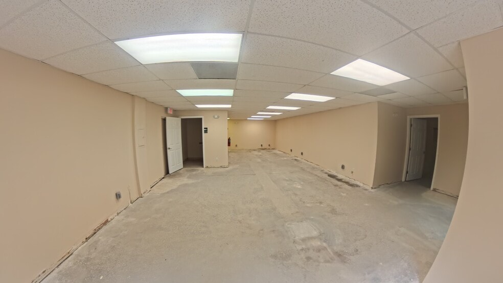 More Photos Of 2825 Business Center Blvd, Melbourne Distribution For Lease