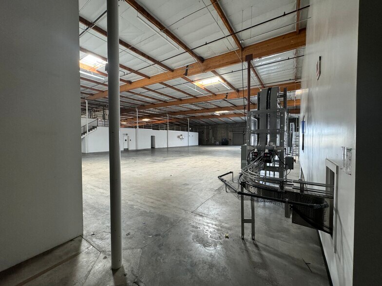 More Photos Of 1014 Griswold Ave, San Fernando Warehouse For Lease