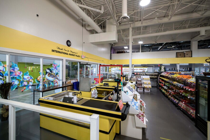 More Photos Of 12070 88 Ave, Surrey Storefront For Sale