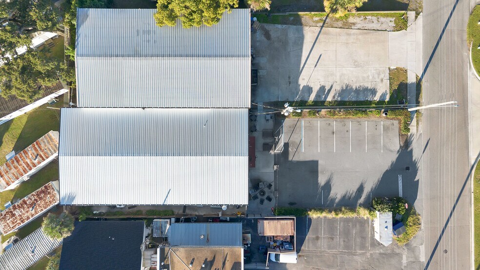 More Photos Of 10-14 W Illiana St, Orlando Warehouse For Sale
