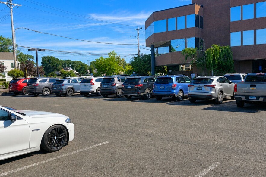 More Photos Of 1 Post Rd, Fairfield Office For Lease