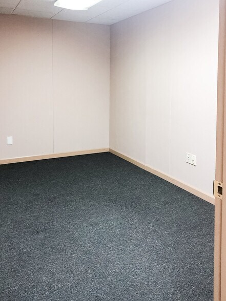 More Photos Of 5265 W Pierson Rd, Flushing Medical For Sale