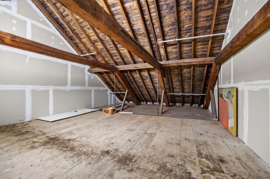 More Photos Of 420 Park St, Housatonic Flex For Sale