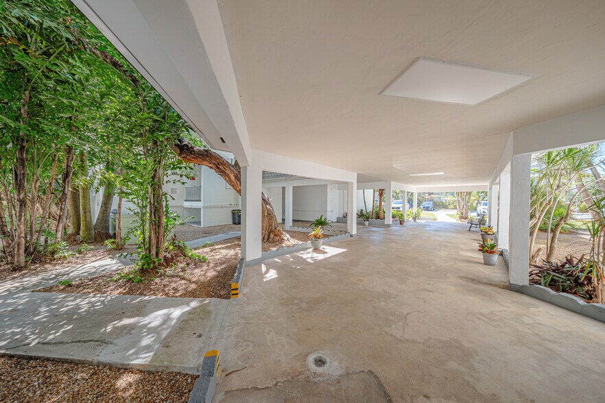 More Photos Of 15900 SW 95th Ave, Miami Apartments For Sale