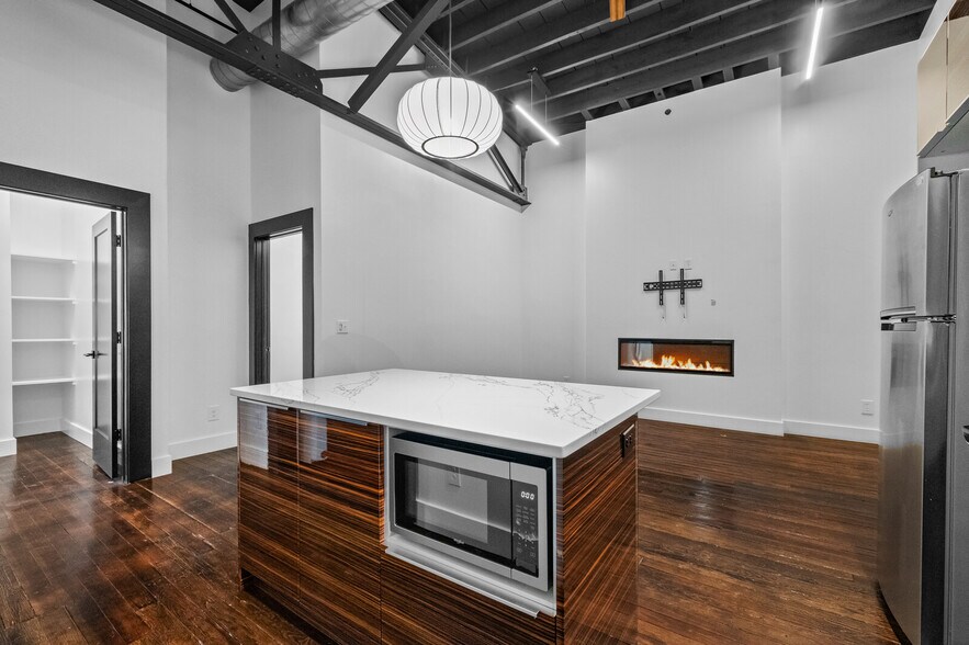 More Photos Of 124 S Joplin Ave, Joplin Warehouse For Sale