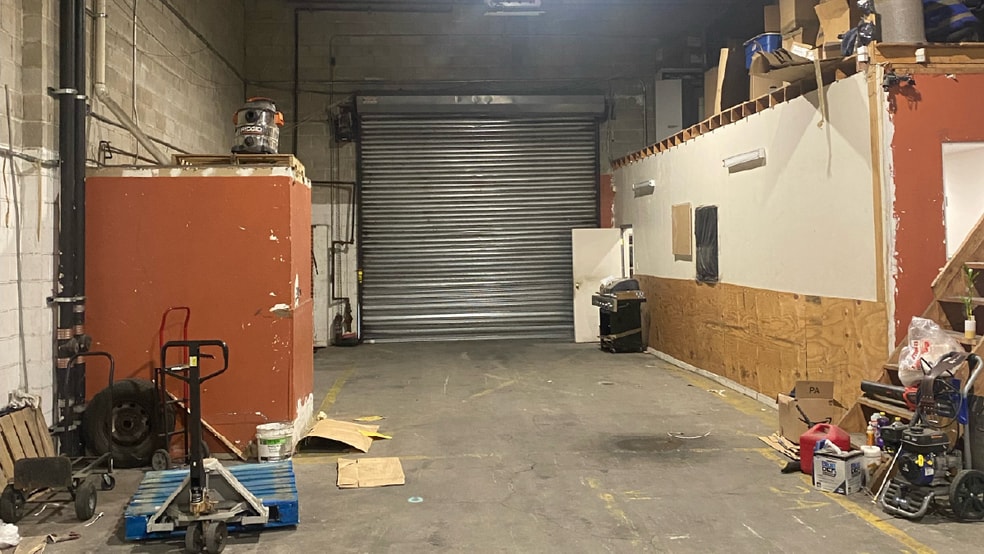 More Photos Of 170 9th St, Brooklyn Warehouse For Lease