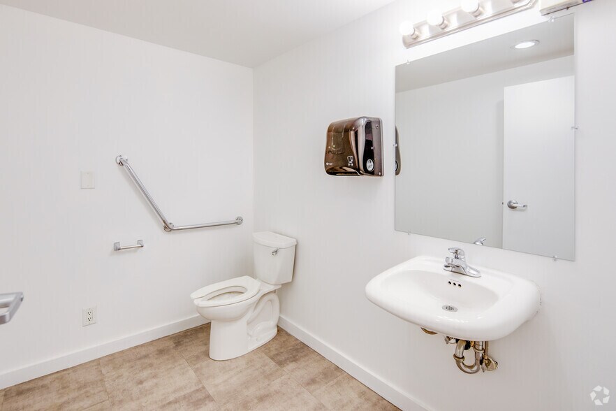 More Photos Of 112 W Hastings St, Vancouver Office For Lease