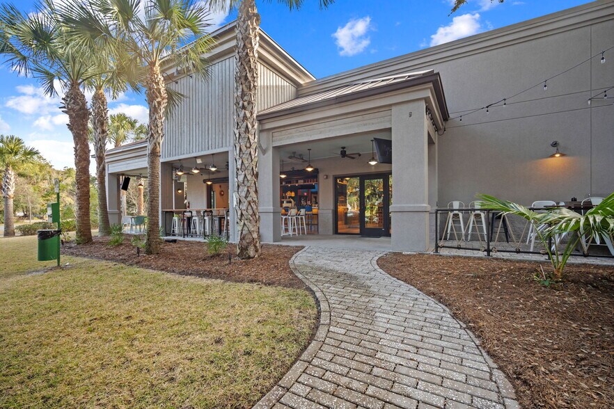 More Photos Of 14 Folly Field Rd, Hilton Head Island Restaurant For Lease